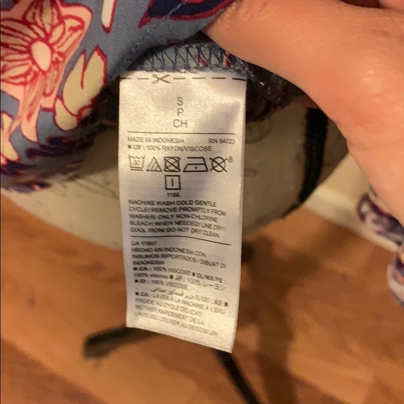 Old Navy Floral fall shirt - Picture 4 of 5